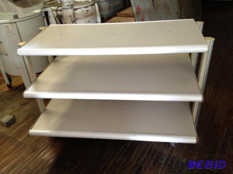 lot 7 image: 3 Level Shelf on Casters