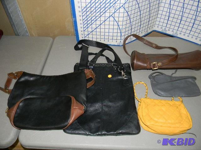 lot 130 image: Lot of 5 purses...
