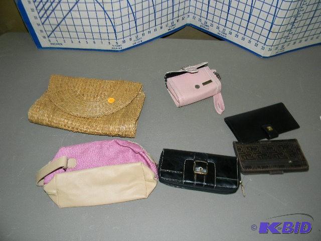 lot 132 image: Lot of 5 - purses and wallets...