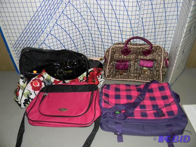 lot 133 image: Lot of 4 - one purse, two shoulder bags and o...