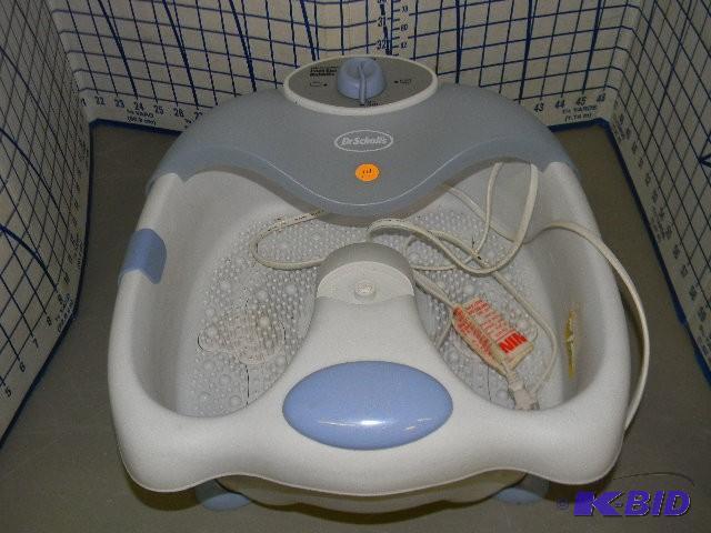lot 14 image: Dr. Scholls foot spa...