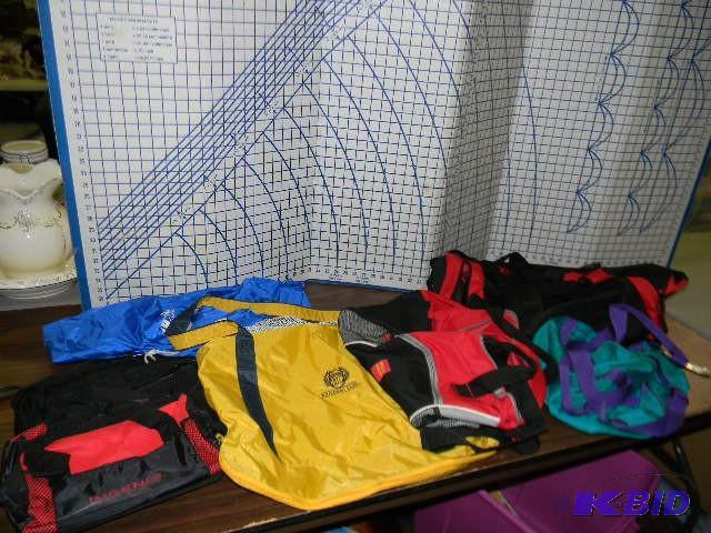 lot 140 image: Lot of 6 bags - duffel bags and more...