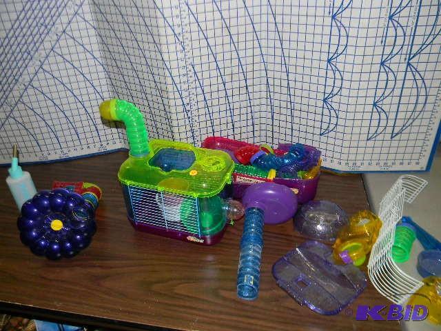 lot 155 image: Critter Trail hamstergerbil cage and misc. a...