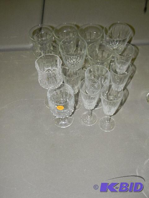 lot 165 image: Lot of 15 misc. drink glasses...