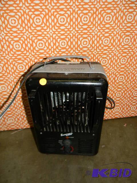 lot 174 image: Comfort Zone space heater...