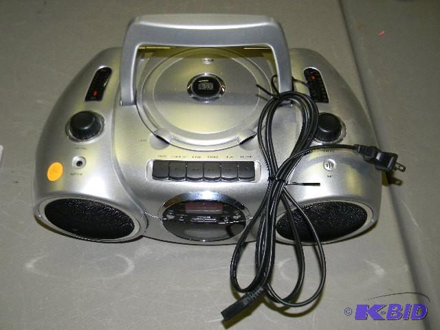 lot 180 image: Durabrand CDCassetteRadio player...