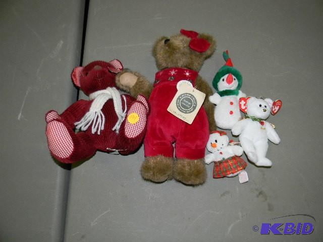 lot 194 image: Lot of 5 stuffed animals - 3 Beanie Babies...