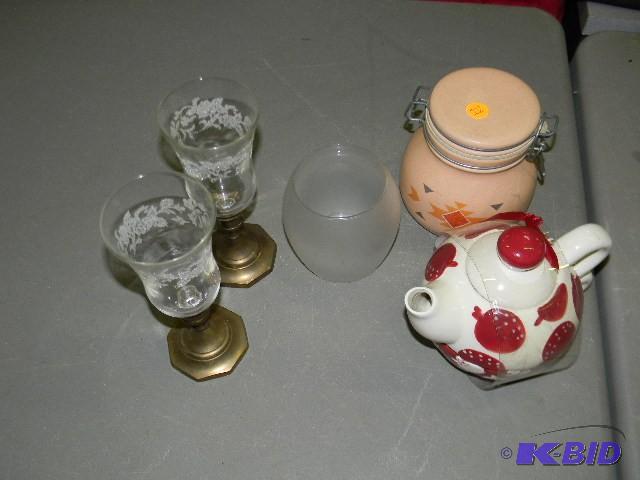 lot 202 image: Lot of 5 misc. glassware...