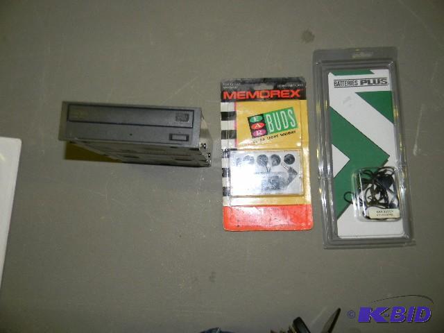 lot 210 image: Lot of 3 - CD drive, NEW set of earbuds, and ...