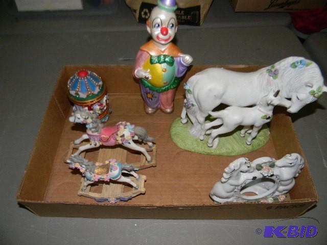 lot 213 image: Lot of 6 porcelain figurines...
