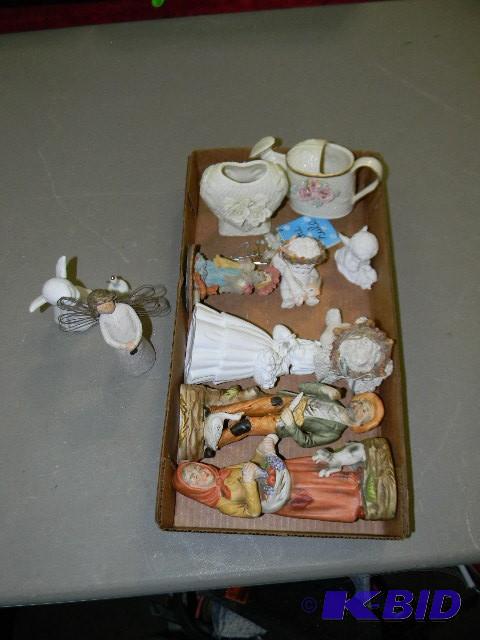 lot 216 image: Lot of misc. porcelain figurines and decor...