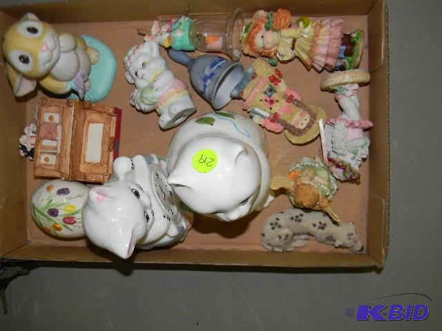 lot 219 image: Lot of misc. porcelain figurines and decor...