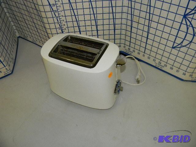 lot 22 image: Hamilton Beach toaster...
