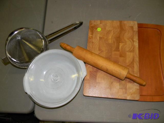 lot 229 image: Lot of kitchen items - rolling pin, wood cutt...