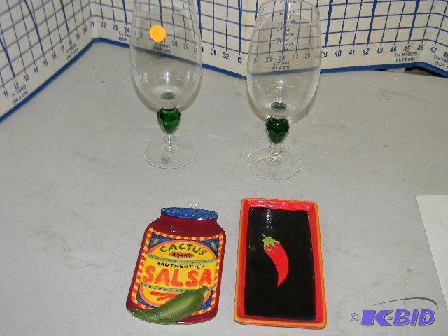 lot 31 image: Lot of 4 - two stem glasses and two small dec...