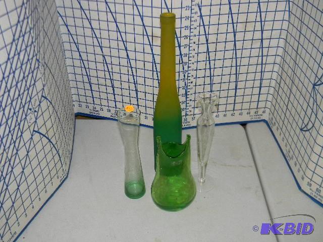 lot 64 image: Lot of 4 - three small vases (green vase is h...