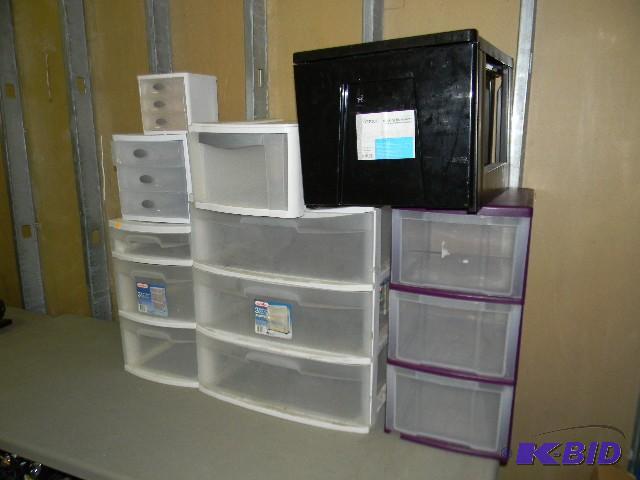 lot 89 image: Lot of 7 plastic organizers - misc. sizes...