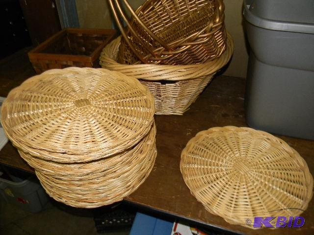 lot 97 image: Lot of 4 baskets and 14 round basket-like pla...