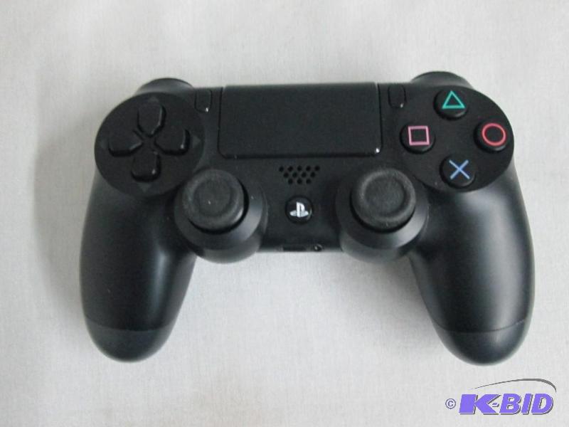 lot 34 image: PS4 Dualshock 4 Wireless Controller in Black