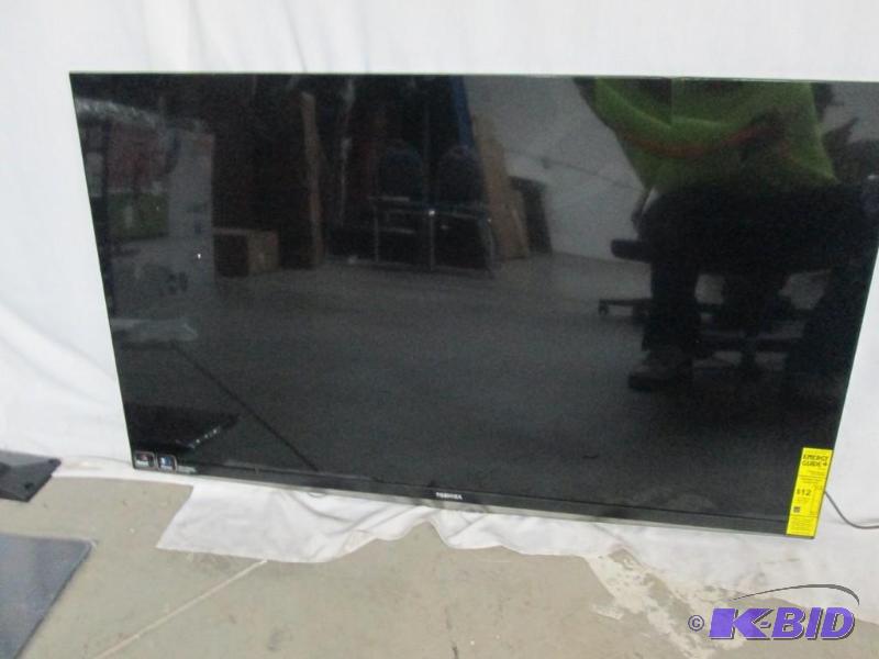 lot 49 image: 2 Broken TVs