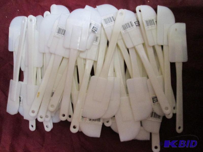 lot 131 image: Lot of approximately 30 new spatulas. Excelle...