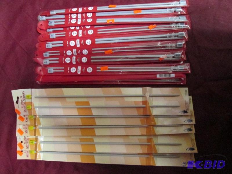lot 142 image: Lot of 20 pair of new knitting needles. US3, ...