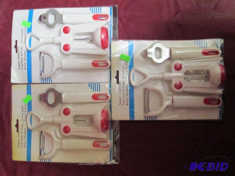 lot 159 image: 3 packages of kitchen utensils. Peeler, wine ...