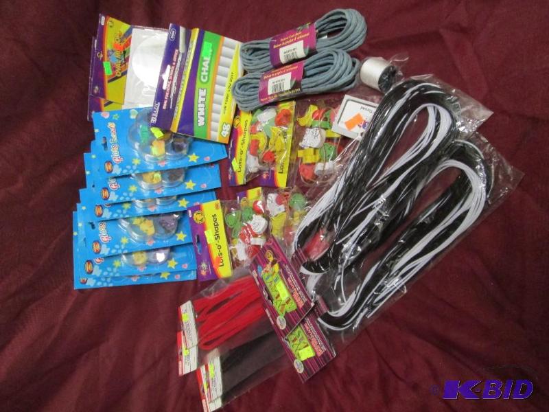 lot 233 image: Lot of assorted crafting items. Beads, cordin...