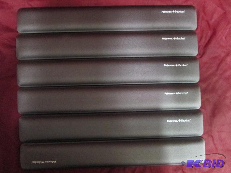 lot 74 image: Lot of 6 Fellowes Microban wrist rests with g...