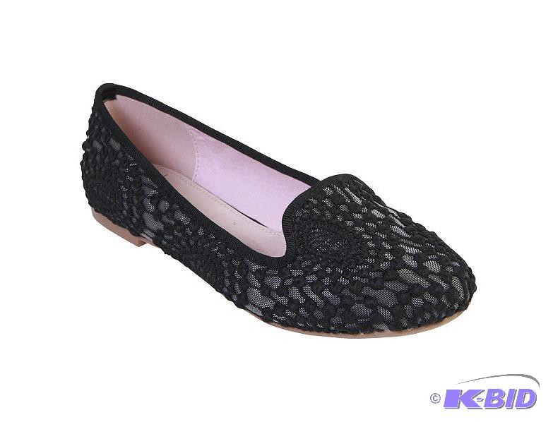 lot 24 image: GC Shoes Knit Lace Flats