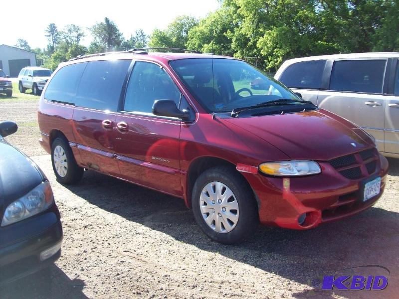 lot 4 image: Dodge Caravan