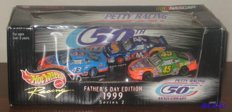 50TH ANNIVERSARY PETTY RACING FATHERS DAY EDITION HOT WHEELS