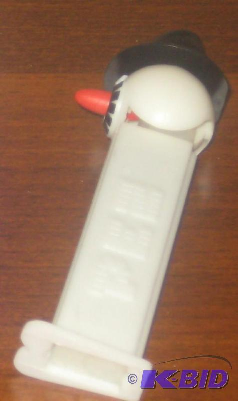 SNOWMAN COLLECTIBLE PEZ DISPENSER (RARE)