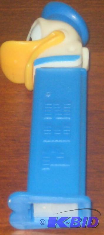 DONALD DUCK COLLECTIBLE PEZ DISPENSER (RARE)