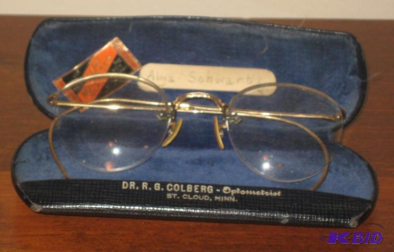 VINTAGE EYEGLASSES   GOLD RIMS