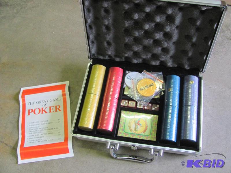 NEW (in lockable metal carry case) Poker Chip...