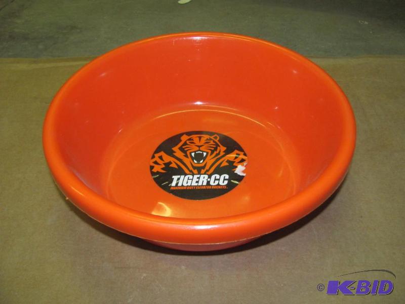 NEW Heavy-Duty Pet Water andor Food Dish. Ap...