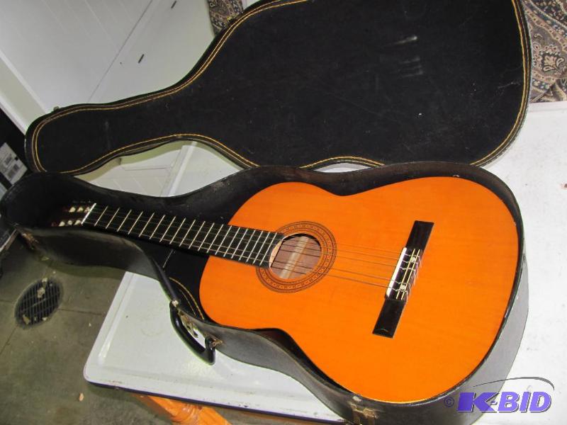 Vintage MARTIN Goya Guitar (Model #G110) with...
