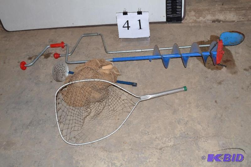 lot 41 image: ice fishing equipment
