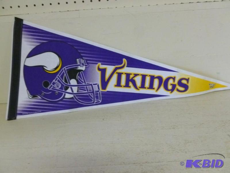 lot 108 image: Collectible Minnesota Vikings pennant that me...