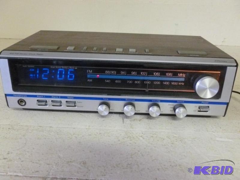 lot 134 image: JcPenney&nbspAMFM Stereo  Clock Radio with...