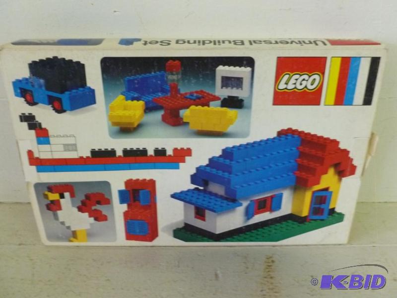 lot 169 image: Lego 1975 Universal Building Set Number 110, ...