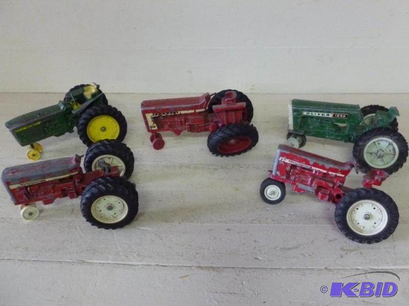 lot 218 image: Lot of five large vintage die cast metal trac...