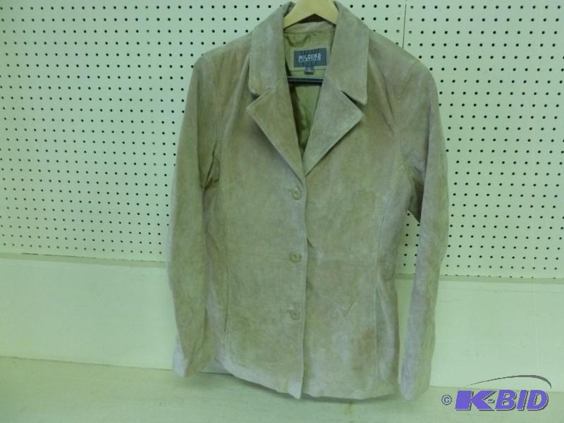 lot 255 image: Wilsons Leather - Womens Leather Jacket size...