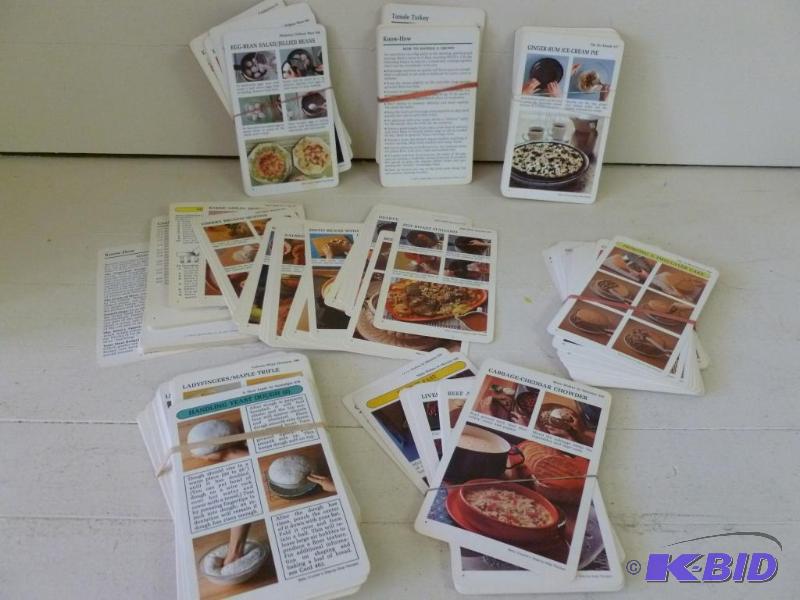 lot 280 image: Large lot of Betty Crocker 1975 recipe cards,...