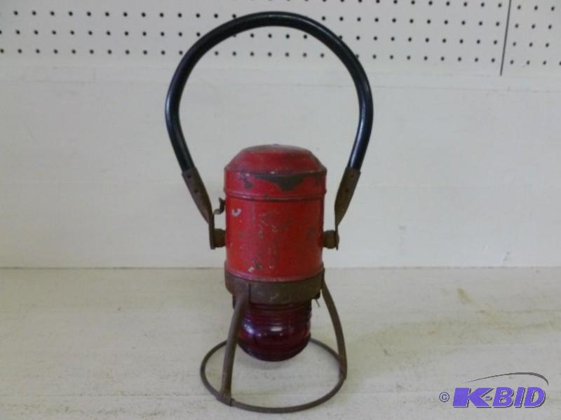 lot 37 image: Vintage B&ampO Railroad ruby red glass and m...