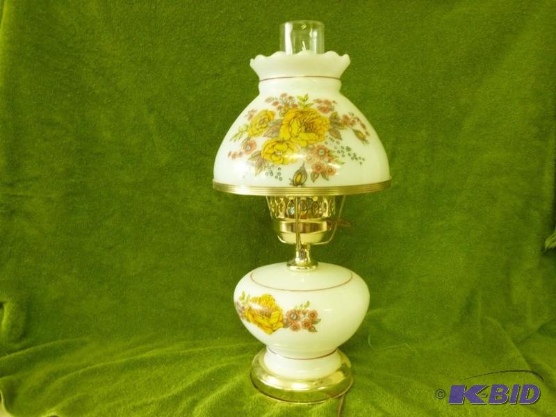 lot 46 image: Beautiful electric lamp that measures 8"...