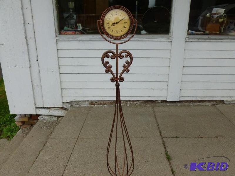lot 71 image: Large decorative quartz metal tower clock tha...