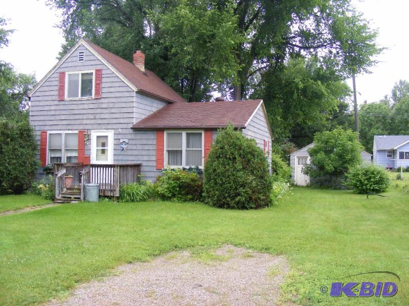 Hanson Absolute Real Estate 2112 8th Avenue N...