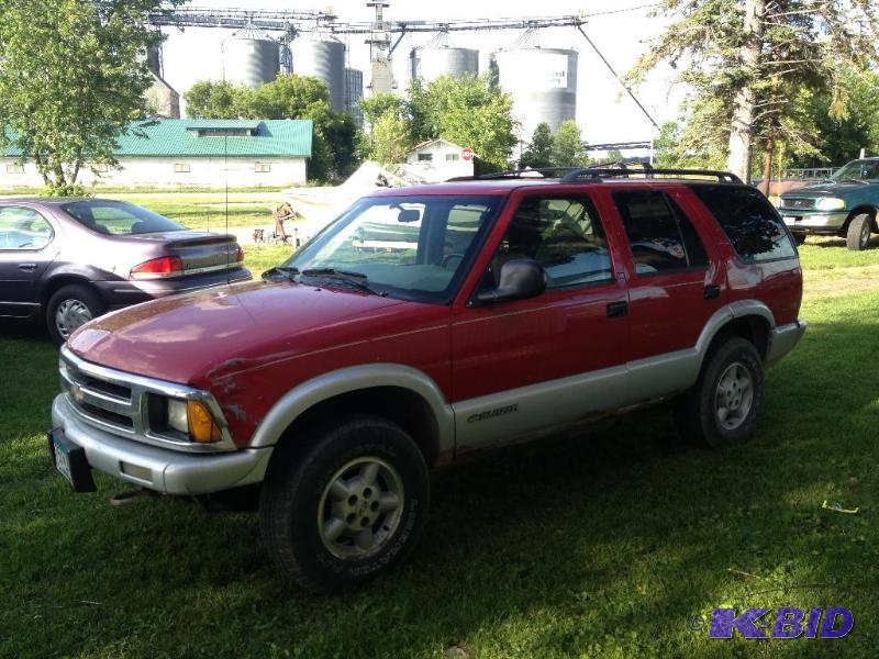 lot 5 image: 1995 Chevrolet Blazer LS 4X4